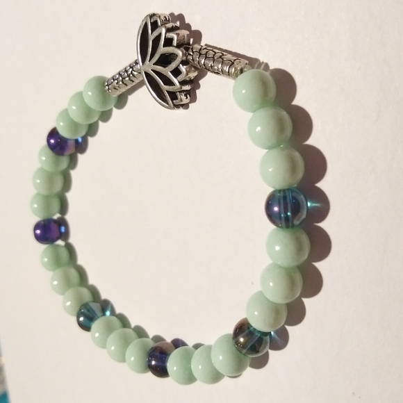 Mint Green Bracelet glass beads flower charm bead - Picture 3 of 4